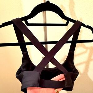 ALO Yoga Sports Bra - Size Medium